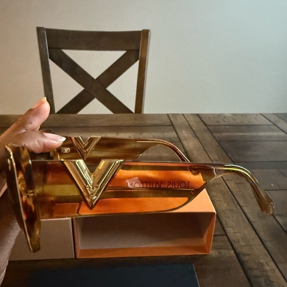 Louis Vuitton Black Sunglasses - Picture 3 of 16